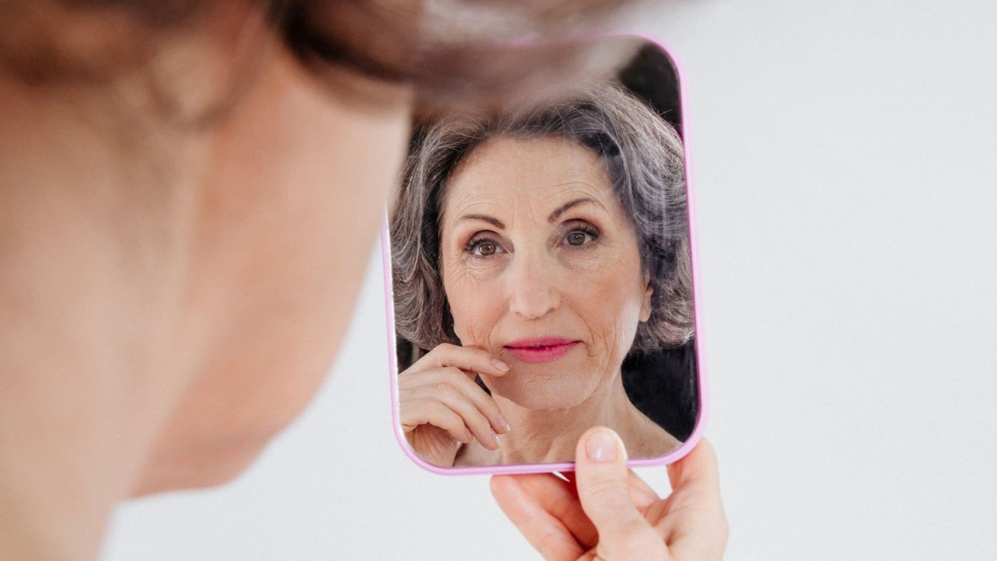 Veränderungen im Alter: Mehr als Falten im Spiegelbild - Cellavent Healthcare