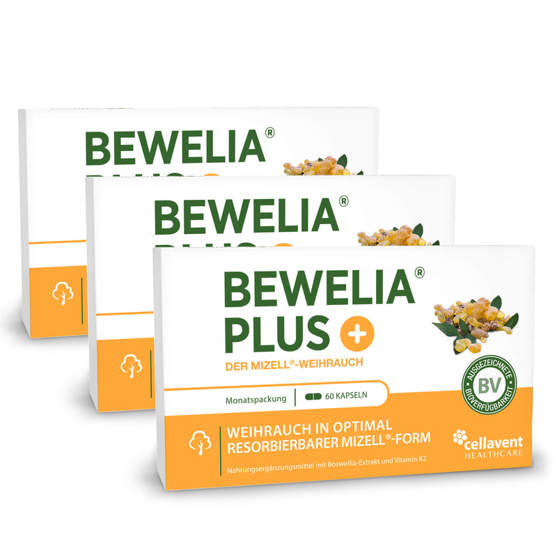 Drei hintereinander stehende Bewelia PLUS Verpackungen mit insgesamt 180 hochkonzentrierten Bewelia PLUS Kapseln Inhalt.