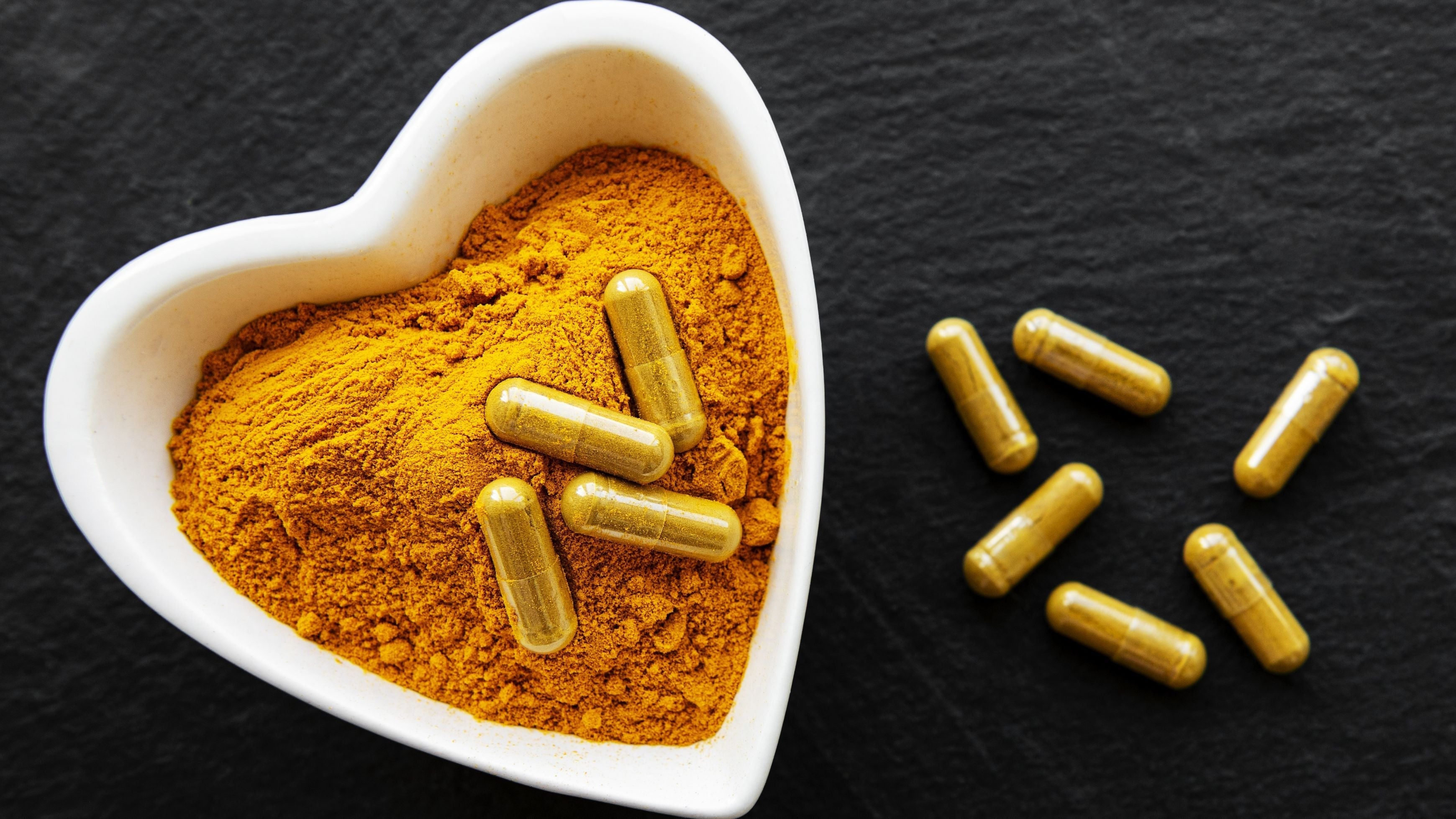 Kurkuma Pulver oder Kapseln? So triffst du die richtige Wahl - Cellavent Healthcare