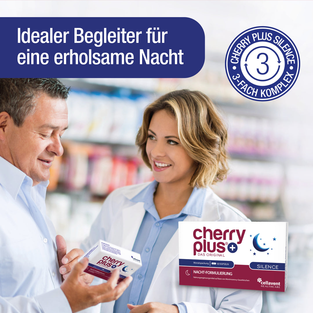 Idealer Begleiter für eine erholsame Nacht - Apothekerin, die eine Cherry PLUS Silence Verpackung an einen Kunden weitergibt. 