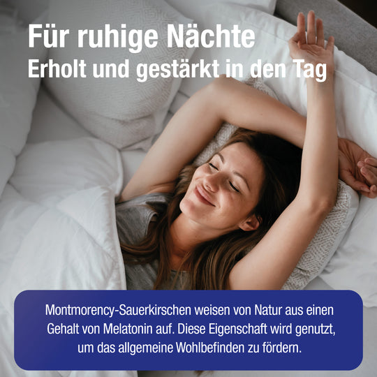 Für ruhige Nächte - Zufriedene Frau in weiß bezogenem Bett.