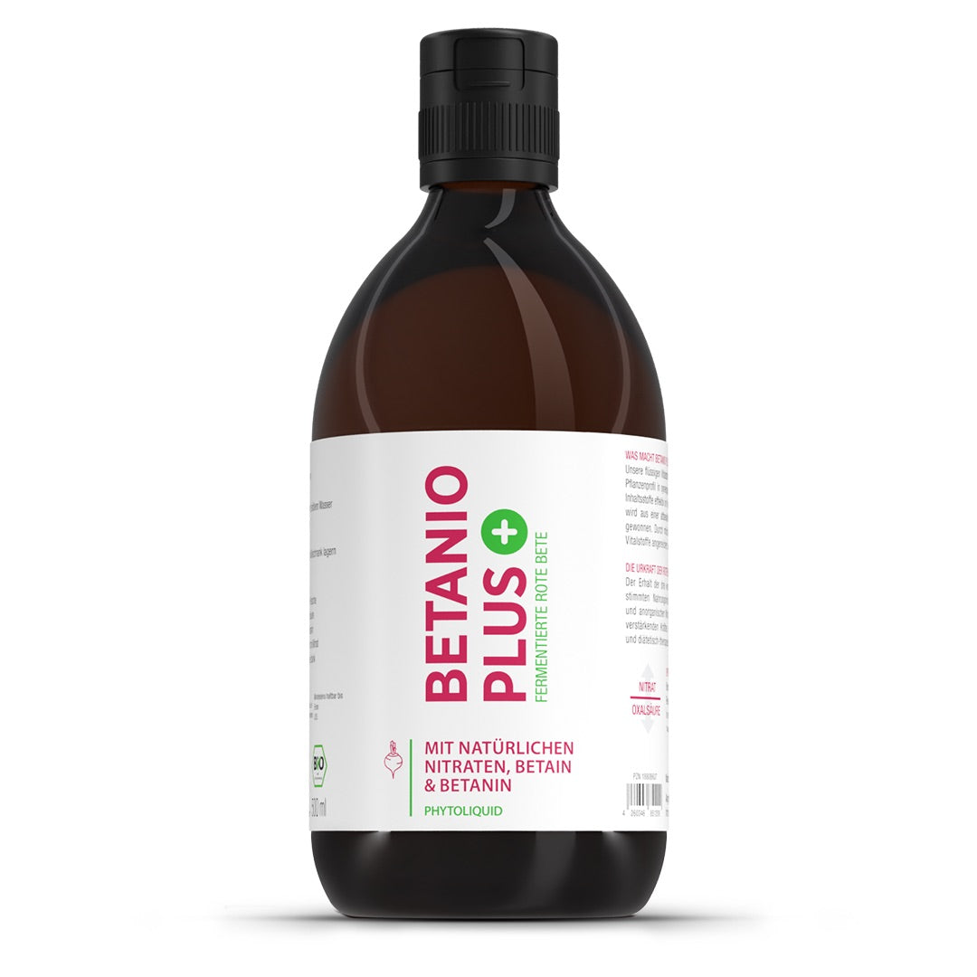 Vorderseite von Betanio PLUS Rote Bete Essenz 500 ml - Flasche und Umkarton.
