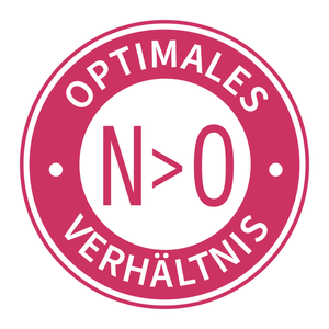 Ein rotes Siegel mit einer Banderole, auf der "optimales Verhältnis" steht. In der Mitte ist ein N>O abgebildet.